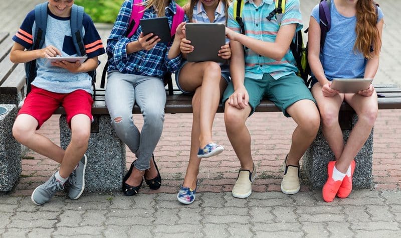 kinderen op iPad