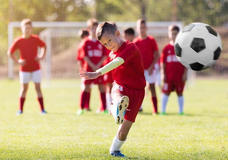 voetbal nodig kind